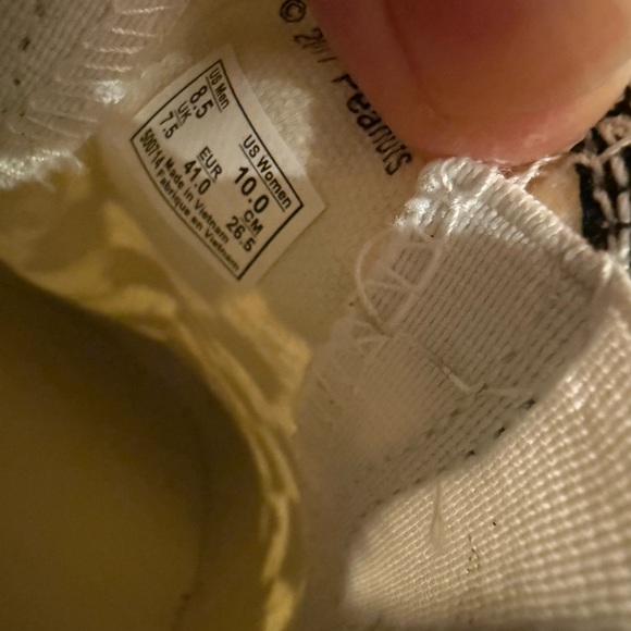 RARE Vans Unisex Snoopy Checkerboard Slip-On Sneakers - Size 8.5 M, 10 W - Picture 6 of 7